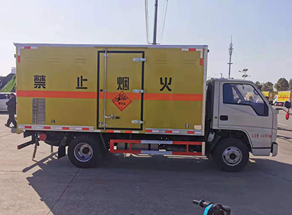 融水爆破器材运输车工人安全操作规范与智能技术保障